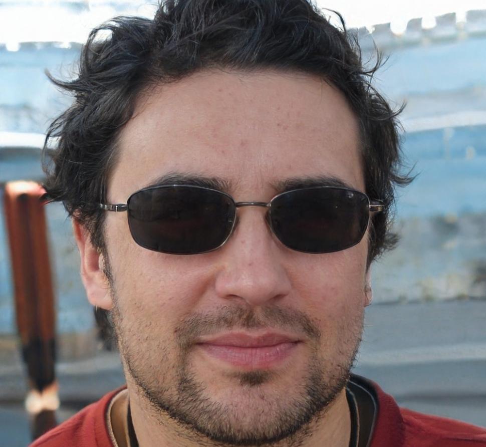 Equipo analizando estrategias de contenido