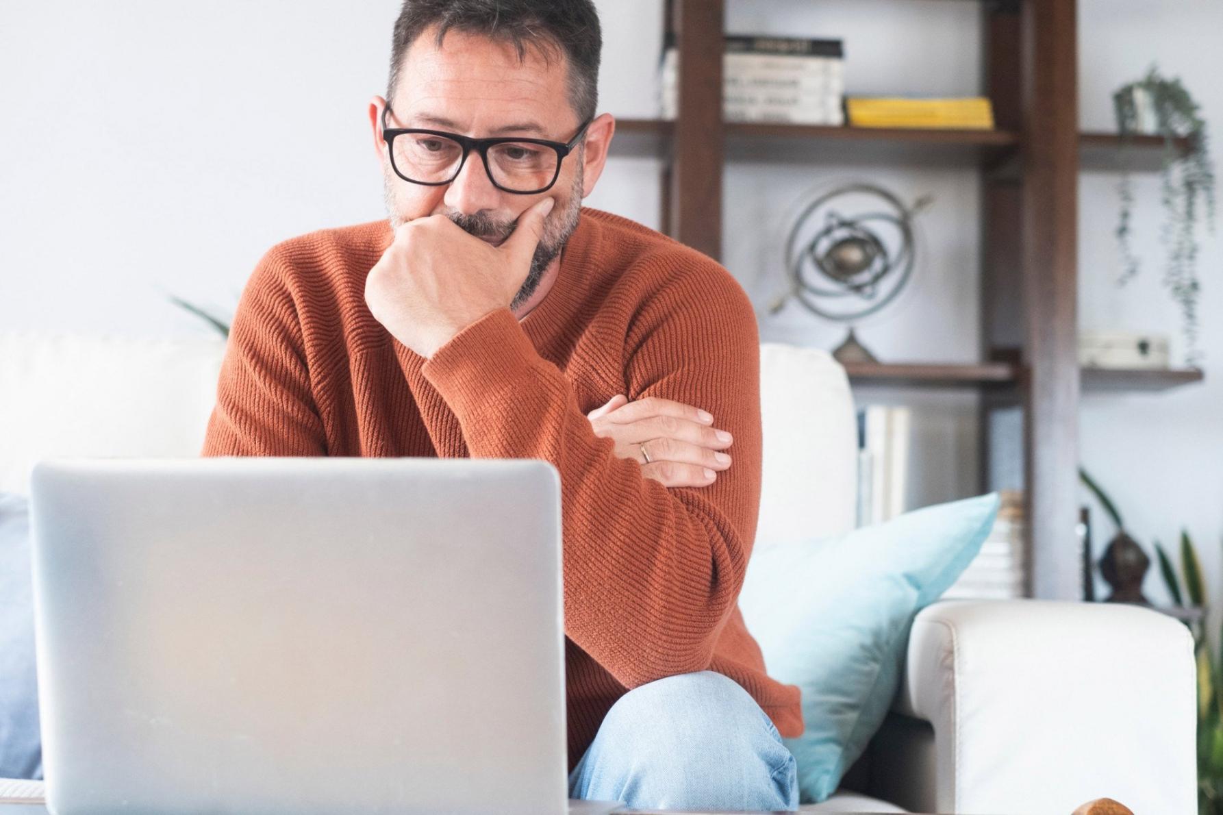 Trabajo colaborativo en ejercicios de investigación de palabras clave y estrategia de contenido